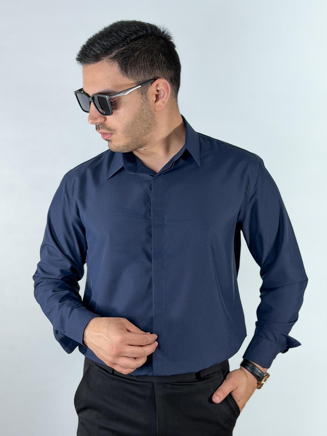 Men’s-Navy-Blue-Longline-Concealed-Button-Down-Shirt-1240362-5 پیراهن دوشین دکمه مخفی بلند رنگ سرمه ای 1240362-3 نمای جلو سوم