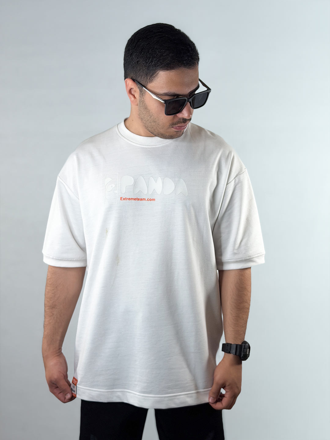 PANDA-EYES-Drop-Shoulder-T‑Shirt-White-1220190-1 تیشرت دراپ شولدر یا تیشرت باکسی قواره آزاد و سرشانه افتاده سفید 1220190-4 نمای جلو