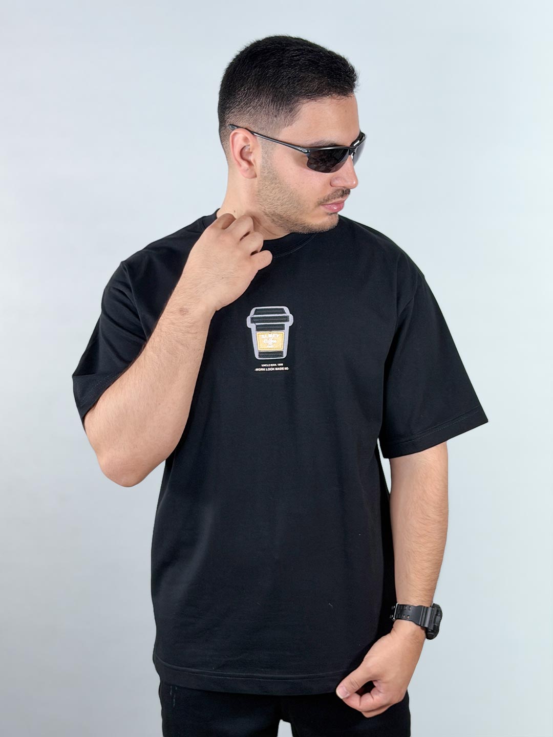 Men’s-Black-MAKAN-Coffee-Graphic-Boxy-Fit-T-Shirt-1220236-4 تیشرت باکسی ماکان طرح کافی رنگ مشکی 1220236-6 نمای جلو
