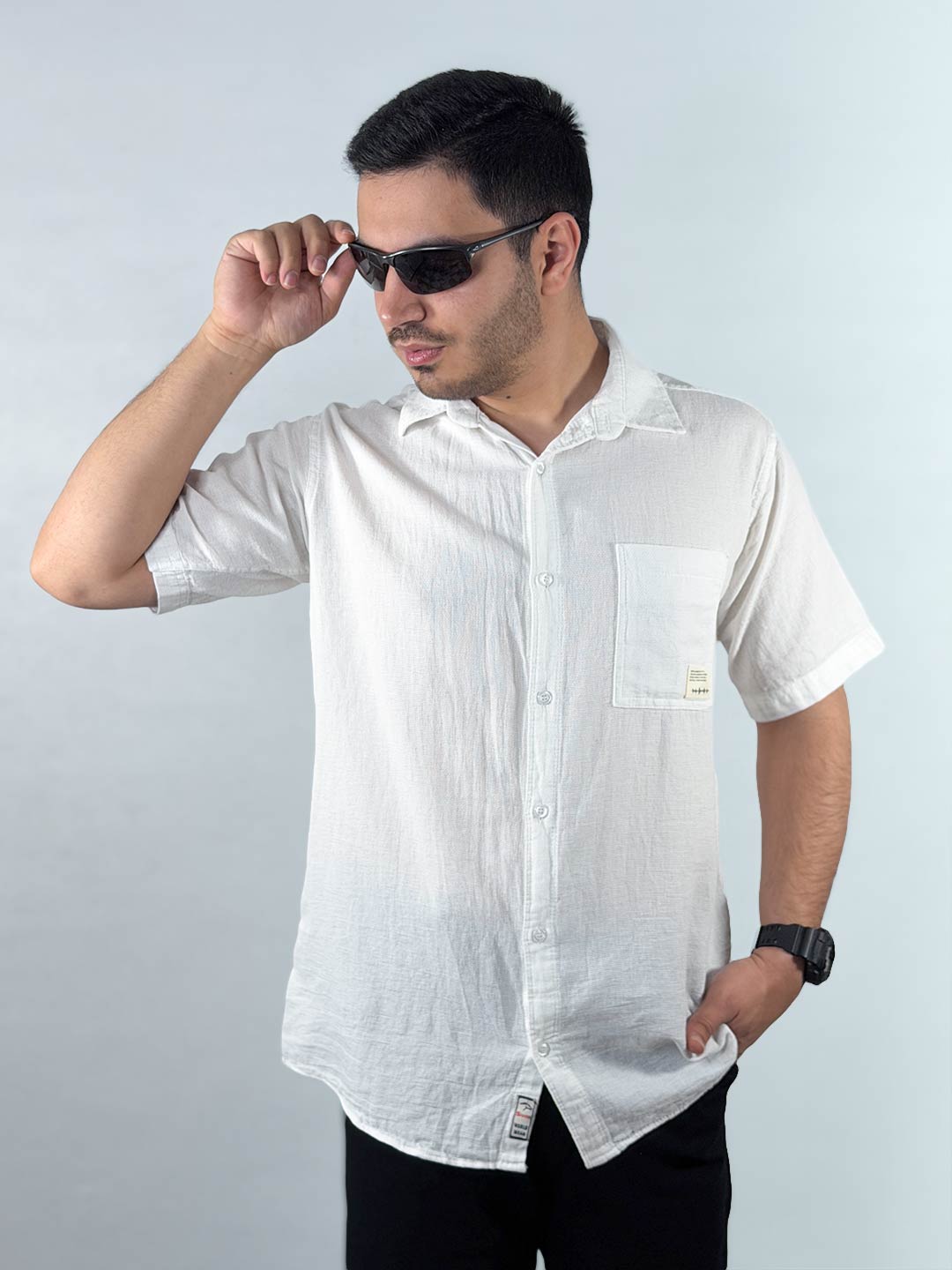 Men’s-White-Short-Sleeve-Hemp-Shirt-–-Simple-Casual-Fit-1240363-4 پیراهن کنفی آستین کوتاه رنگ سفید 1240363-5 نمای جلو دوم