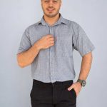 پیراهن مردانه نخی آستین کوتاه رسمی سرمه‌ای با بافت خط‌دار ریز، نمای روبرو