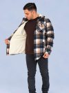 نمای کامل سویشرت پشمی سرمه‌ای مردانه چهارخونه هودی دار